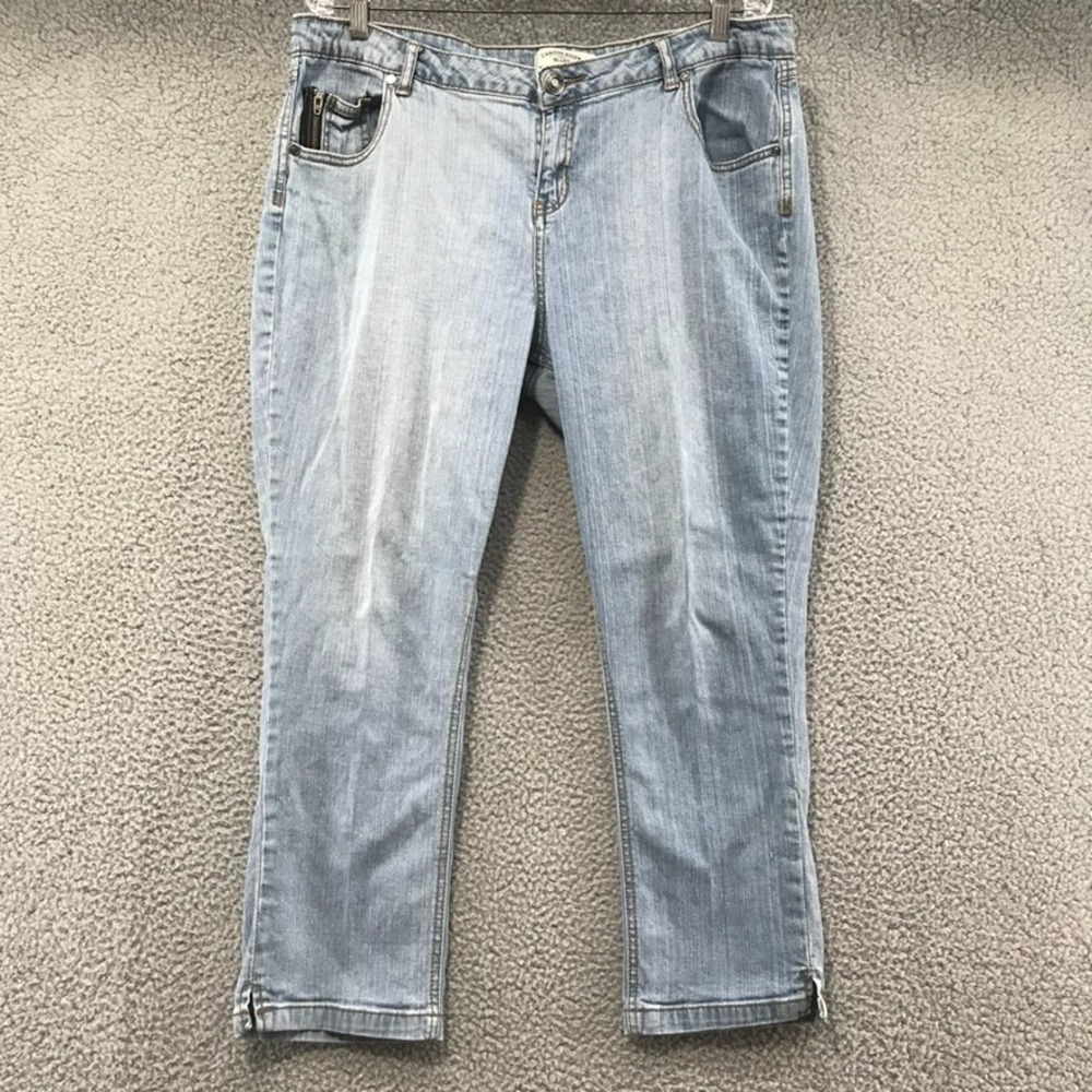 Canyon River Blues Womens Distressed / Torn Mid Rise Capri Jeans Size 16‎